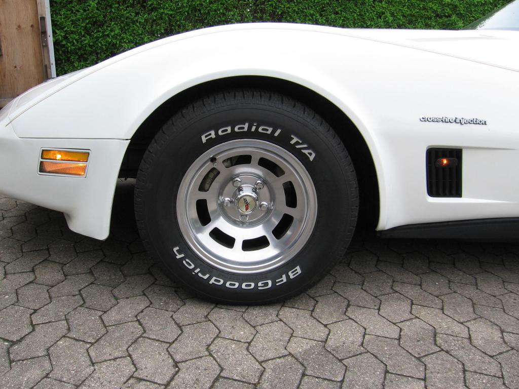 corvette lys 3 006.jpg